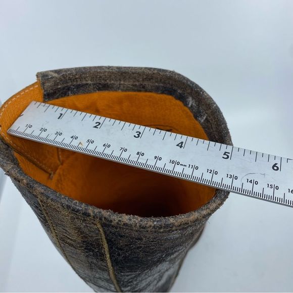 Frye Veronica  Leather Boots Color Brown Fashion Cracked Shiny Finish SZ 6 - Picture 12 of 15